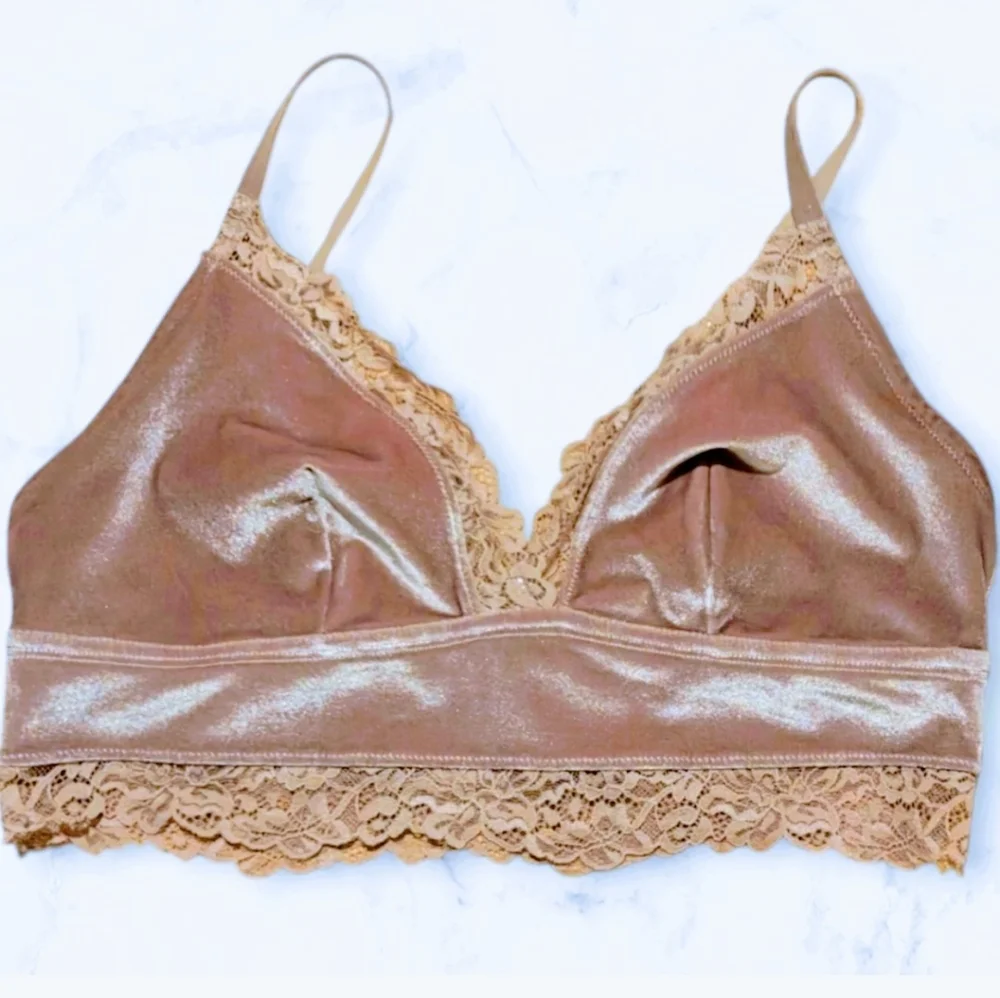 La Senza Bundle - 2 Lace & Velvet Bralettes; Pale Pink & Black. - Picture 2 of 7